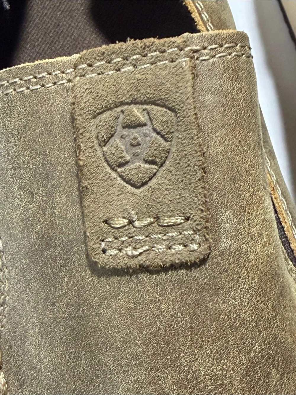 Like New ARIAT BOMBER CRUISER SHOES